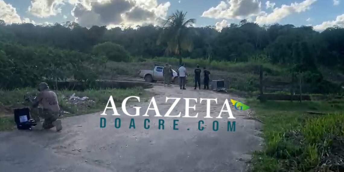 Homem foge da PRF, abandona caminhonete e desaparece no Rio Acre após se jogar da beira do barranco