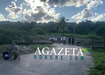 Homem foge da PRF, abandona caminhonete e desaparece no Rio Acre após se jogar da beira do barranco