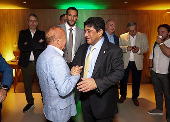 Presidente da Federação de Futebol do Acre, Antonio Aquino Lopes, e o presidente da CBF, Ednaldo Rodrigues
Créditos: CBF