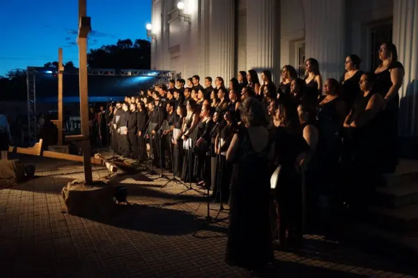 Paixão de Cristo será encenada nesta sexta-feira com nova estrutura e renovação de fé 2 Paixão de Cristo será encenada nesta sexta-feira com nova estrutura e renovação de fé