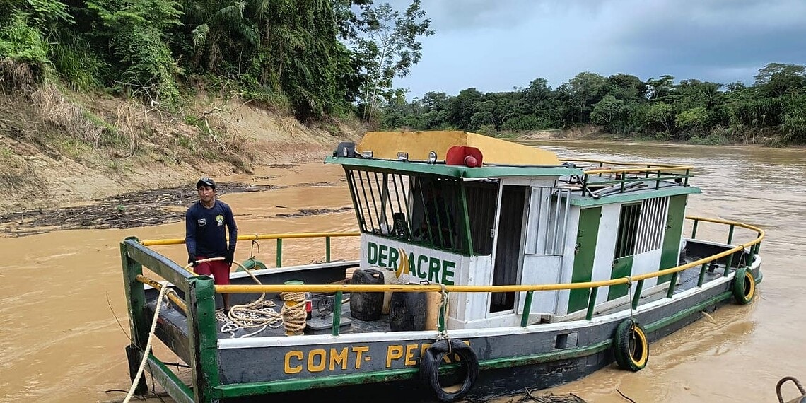 Deracre colabora com Saerb para normalizar situação nas estações de captação de água afetadas pela correnteza. Foto: Ascom/Deracre