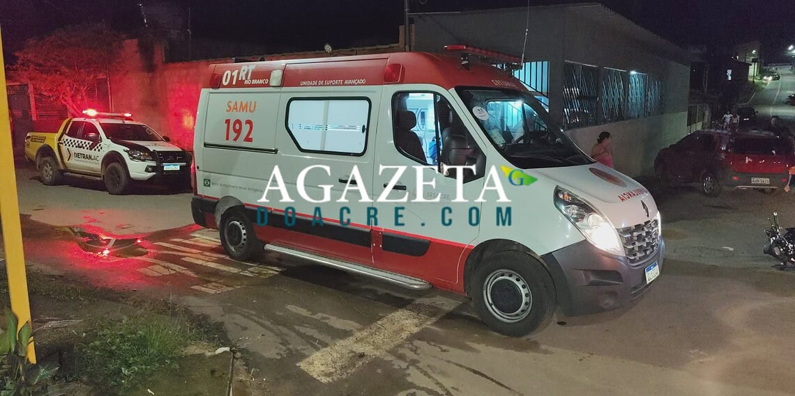 Motociclista sofre traumatismo craniano grave após colisão com carro em cruzamento de Rio Branco