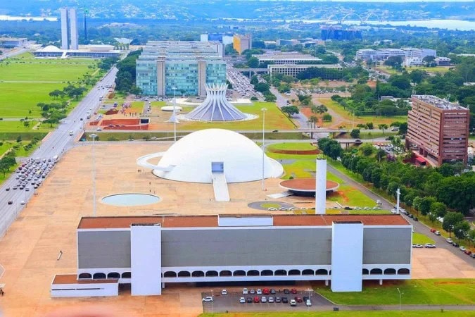 Os cargos são de níveis médio e superior, incluindo funções de analista, técnico, especialista e pesquisador, entre outros - (crédito: Paulo H. Carvalho / Agência Brasília)