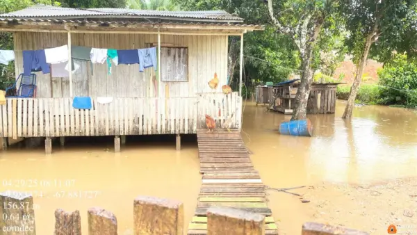 Chuva de quase 100 milímetros causa alagamentos em vários bairros de Rio Branco