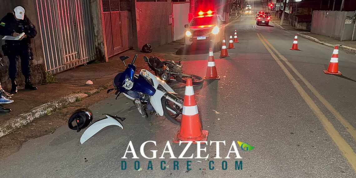 Motociclista invade preferencial ao sair de casa e causa colisão; mulher sofre fratura no antebraço