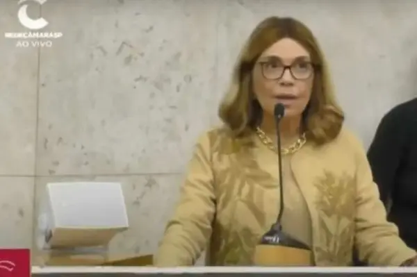 "Mulher branca, bonita e rica incomoda", diz vereadora acusada de racismo