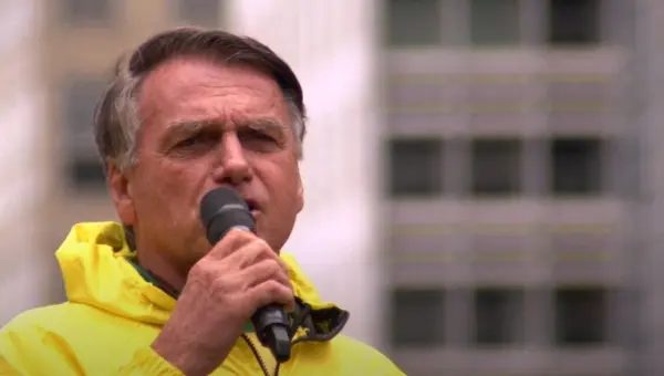 'Se tomei decisão equivocada não foi por má-fé', diz Bolsonaro em ato pela anistia em São Paulo