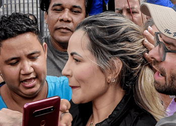 Genival Paparazzi/Agnews