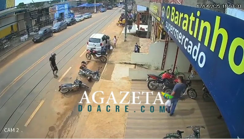 Motociclista atropela mulher em avenida de Brasiléia e foge deixando vítima desacordada
