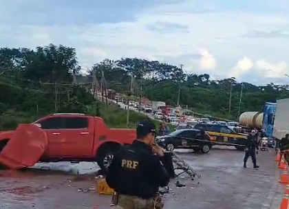 PRF nega interferência e defende atuação de agentes em acidente que matou dois em Rio Branco