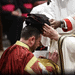 O recém-nomeado cardeal Mykola Bychok com o papa Francisco durante um consistório para a criação de novos cardeais no Vaticano, em 7 de dezembro de 2024. • Alessandra Benedetti - Corbis/Corbis via Getty Images