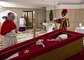 Funeral do papa Francisco será no sábado; Vaticano divulga imagens do corpo