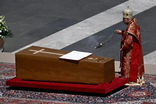 Papa Francisco é sepultado na Basílica Santa Maria Maior