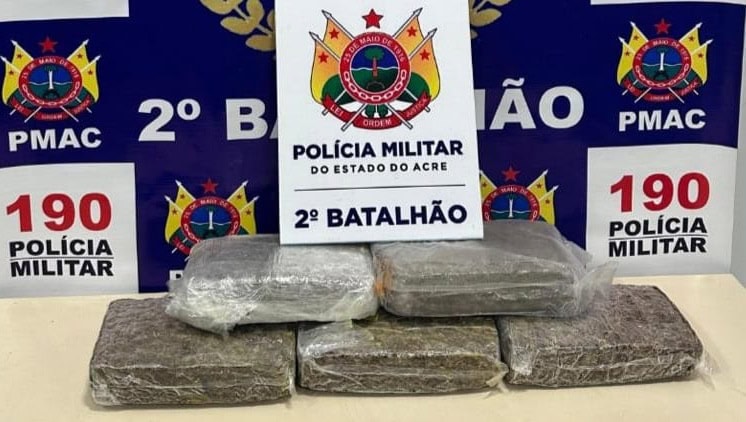 Droga estava escondida em fundo falso e seria enviada para o Mato Grosso - Foto: Arquivo/PM-AC
