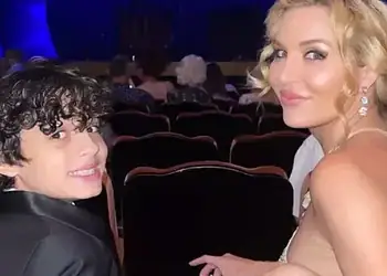 Foto: Reprodução / Instagram / claremccannofficial