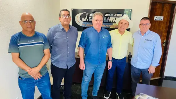 Bocalom visita Indústrias Colombo e anuncia reforços na infraestrutura da capital