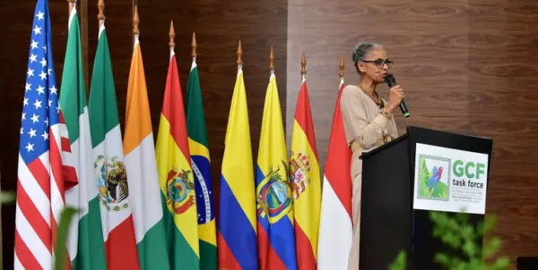 Em evento no Acre, Marina defende ampliação do financiamento para proteção das florestas