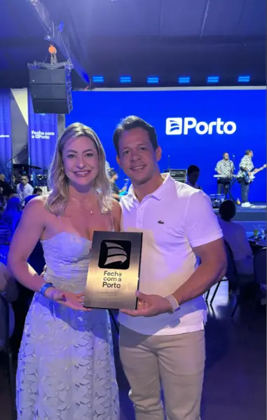 Em coquetel que acontece nesta quinta, 29, a empresária Carina Soares recebe clientes e amigos para inauguração da loja Live