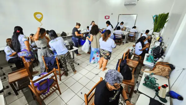 Mulheres podem se inscrever em cursos gratuitos de manicure, costura e operador de caixa no Acre; Entenda