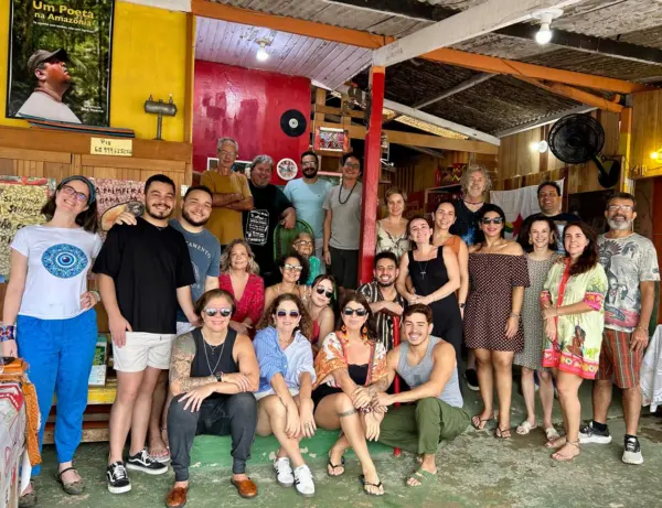 Maxine Silva foi surpreendida por um encontro com a atriz Bruna Marquezine, de quem é fã declarada durante viagem à São Paulo