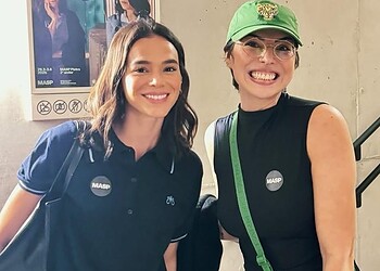 Maxine Silva foi surpreendida por um encontro com a atriz Bruna Marquezine, de quem é fã declarada durante viagem à São Paulo