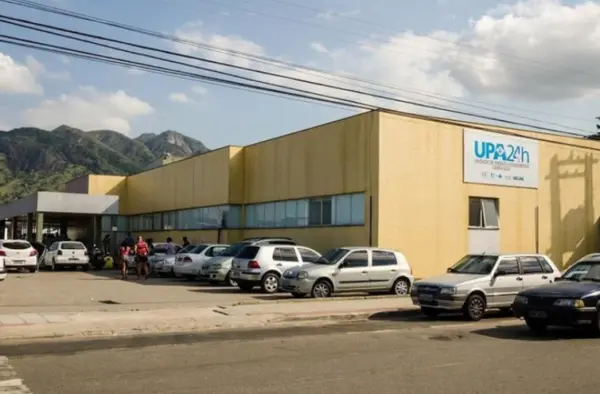 Médico é demitido após receitar ibuprofeno de 2 em 2 horas a paciente