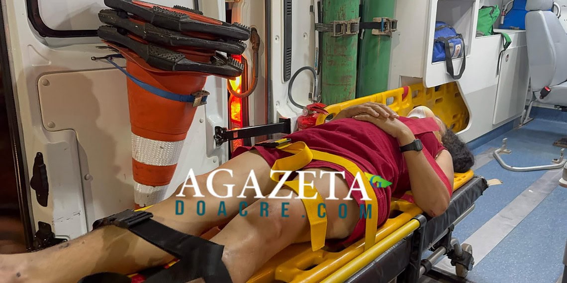 Mulher fica ferida após colisão entre bicicleta e moto na Baixada da Sobral