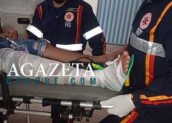 Passageiro de moto por aplicativo se machuca após colisão com ciclista na Baixada da Sobral