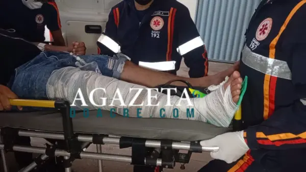 Passageiro de moto por aplicativo se machuca após colisão com ciclista na Baixada da Sobral