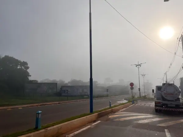 Nevoeiro surpreende moradores de Rio Branco ao amanhecer e indica dia de calor intenso 1 Nevoeiro surpreende moradores de Rio Branco ao amanhecer e indica dia de calor intenso
