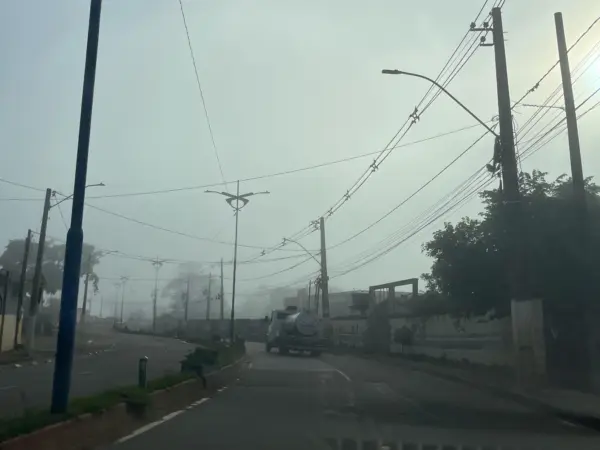Nevoeiro surpreende moradores de Rio Branco ao amanhecer e indica dia de calor intenso 2 Nevoeiro surpreende moradores de Rio Branco ao amanhecer e indica dia de calor intenso