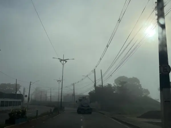Nevoeiro surpreende moradores de Rio Branco ao amanhecer e indica dia de calor intenso 4 Nevoeiro surpreende moradores de Rio Branco ao amanhecer e indica dia de calor intenso