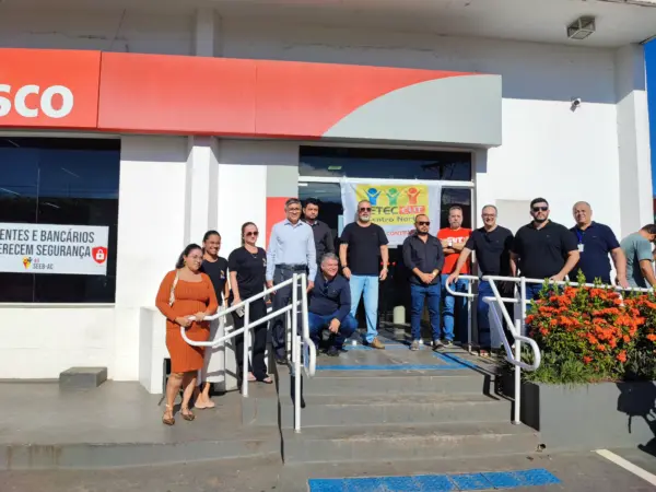 Agência do Bradesco em Rio Branco não funciona após manifestação por medidas de segurança