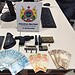 Polícia prende homem armado e com R$ 6 mil em operação no Cidade do Povo