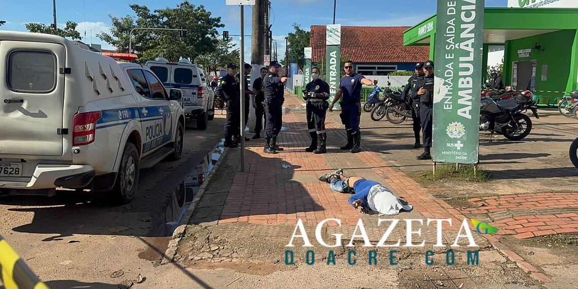 Vídeo mostra momento em que homem é morto pela polícia após ataque com faca no Acre