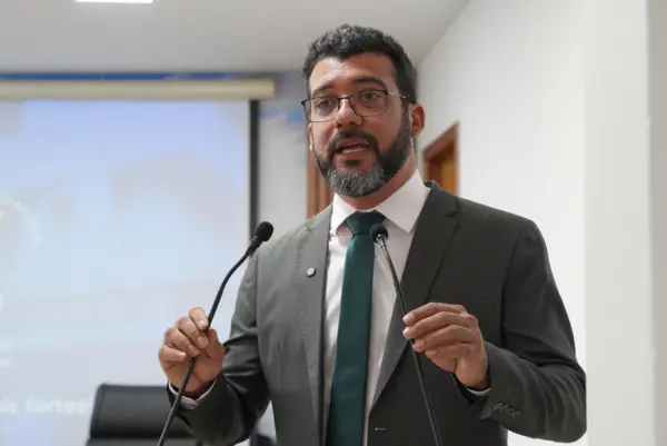 Kamai critica acúmulo de função por Biths na Saúde e Articulação: 'inversão de prioridade'