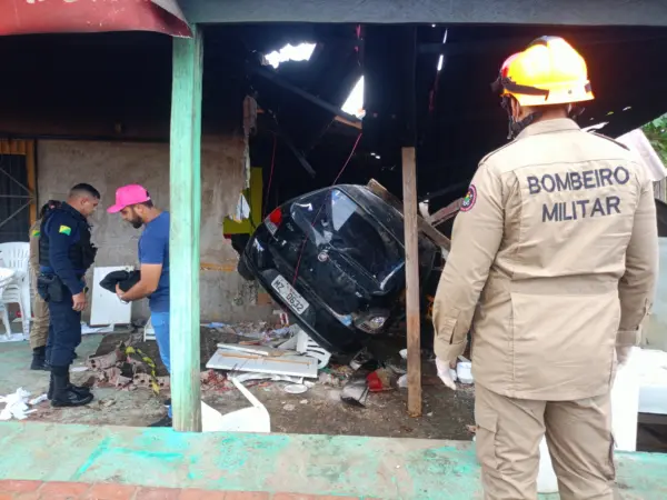 Motorista embriagado invade churrascaria e deixa quatro feridos em Rio Branco 3 Motorista embriagado invade churrascaria e deixa quatro feridos em Rio Branco