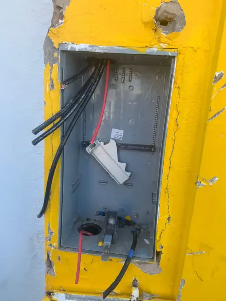 Furtos de fios de cobre deixam empresas sem energia no Centro de Rio Branco 6 Furtos de fios de cobre deixam empresas sem energia no Centro de Rio Branco