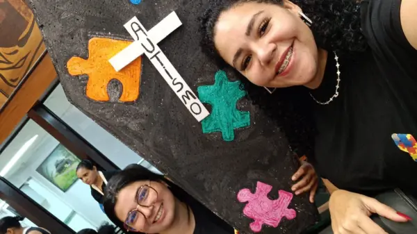“A maternidade atípica não é leve, mas é potente”: conheça a mãe que luta por direitos e dignidade para crianças com TEA 4 “A maternidade atípica não é leve, mas é potente”: conheça a mãe que luta por direitos e dignidade para crianças com TEA