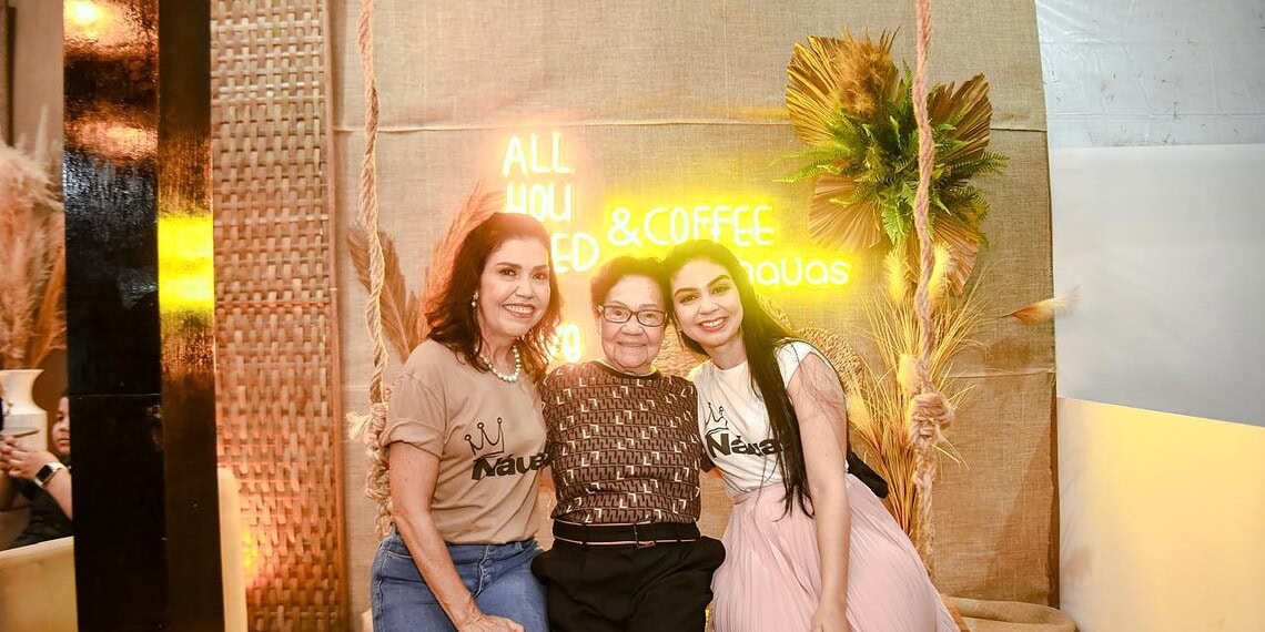 Simone, Dona Zenir e Patrícia. Foto: Arquivo Pessoal