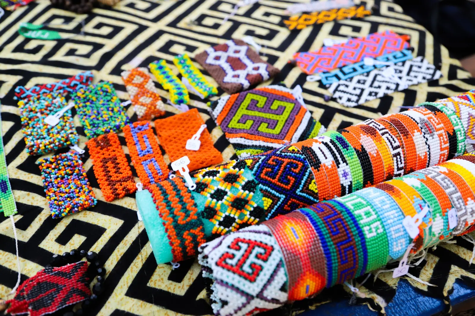 Com moda ancestral, indígenas potencializam bioeconomia ao mesmo tempo que fortalecem identidade cultural no Acre 4 Com moda ancestral, indígenas potencializam bioeconomia ao mesmo tempo que fortalecem identidade cultural no Acre