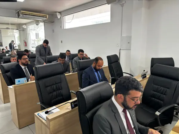 Oposição denuncia 'manobra' da mesa diretora em votação de empréstimo milionário