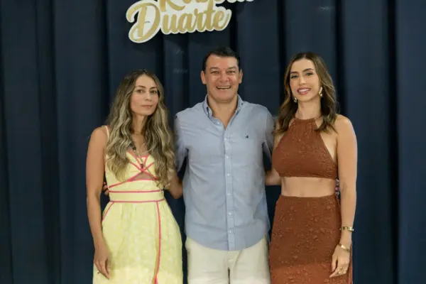 Deputado federal Roberto Duarte recebeu turma de amigos e familiares para comemorar seus 50 anos, no último dia 10
