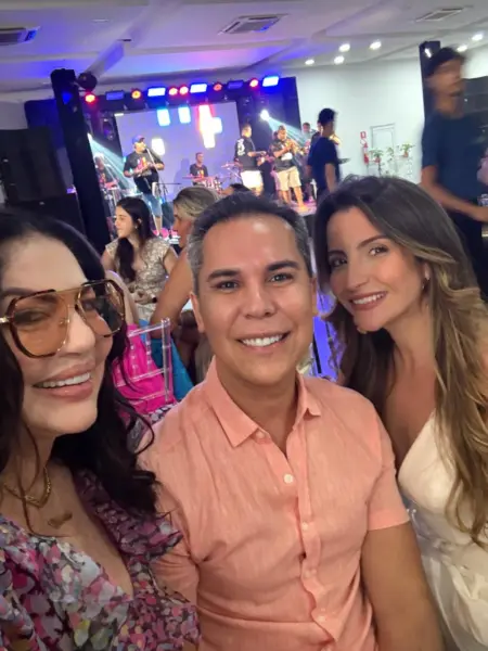 Deputado federal Roberto Duarte recebeu turma de amigos e familiares para comemorar seus 50 anos, no último dia 10
