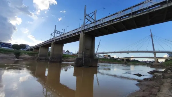 Rio Acre atinge menor nível do ano em Rio Branco e segue em queda com início da estiagem