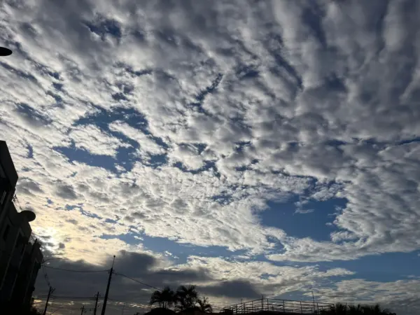 Calor, sol e pancadas de chuva devem marcar o fim de semana no Acre