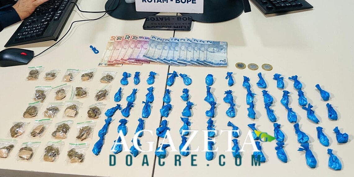 Jovem é preso por tráfico de drogas em área de invasão em Rio Branco
