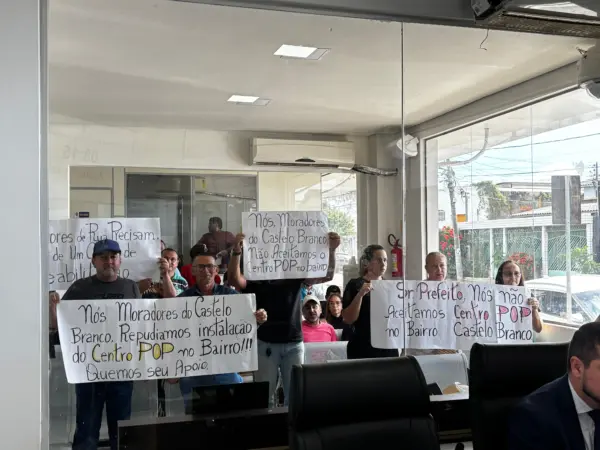 Moradores protestam na Câmara contra a transferência do Centro Pop para a Baixada