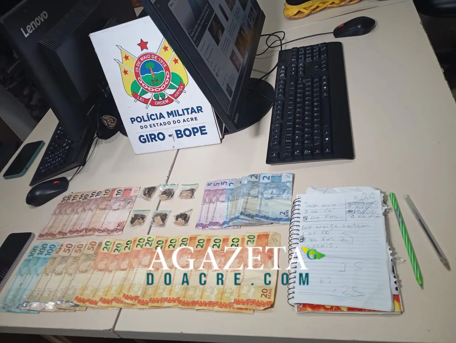 Homem é preso por tráfico de drogas na Baixada da Sobral após denúncia de usuário