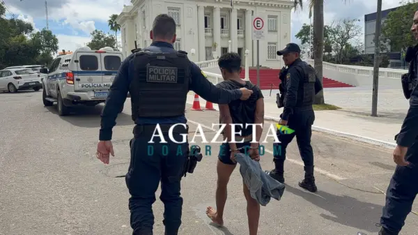 Homem conhecido nas redes sociais por atacar repórter com estilingue é preso por furtar gata de família em Rio Branco